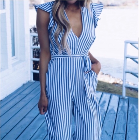 NWT Ruffled open back striped jumpsuit - Picture 3 of 9
